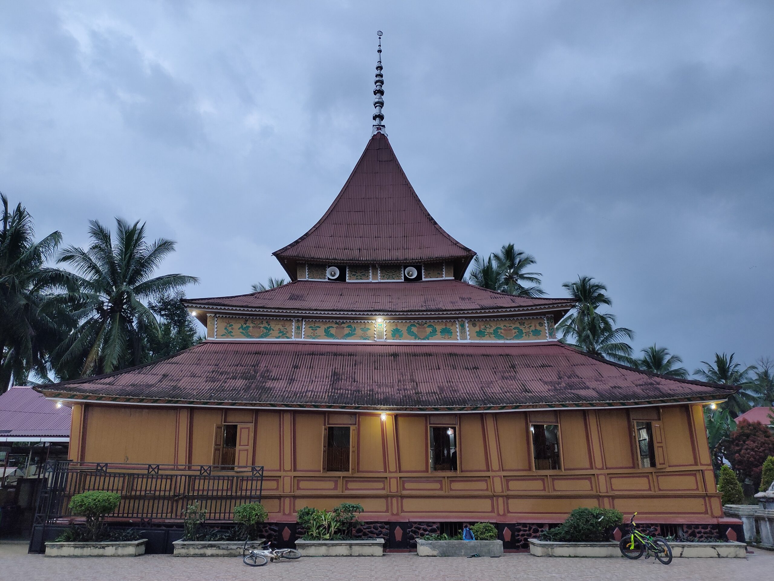 Southeast Asia halal travel traditional mosque Indonesia Masjid Tuo Koto Nan Ampek